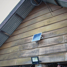 Projektor LED solarny V-TAC 40W czarny IP65 pilot timer VT-200W 4000K 3100lm
