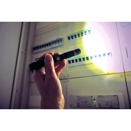 Latarka akumulatorowa LED LuxPremium TL 210 AF, IP44, 200lm
