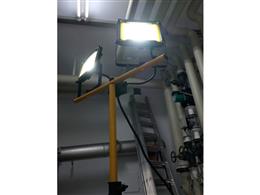 Naświetlacz LED na statywie JARO 4050 T 2x1950lm, 39W, IP65, 2,5m H07RN-F3G1.0-263865